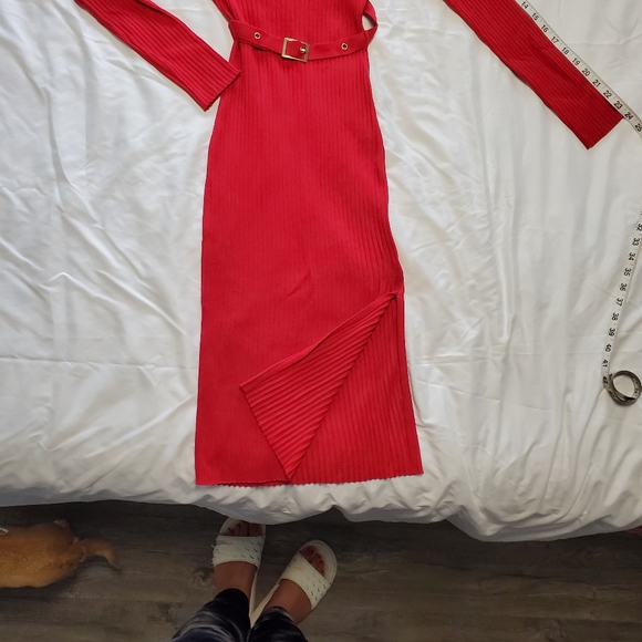 Red dress - Picture 2 of 7